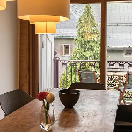 Vallet 12 - Alpes Travel - Central - Sleeps 8 Appartamento