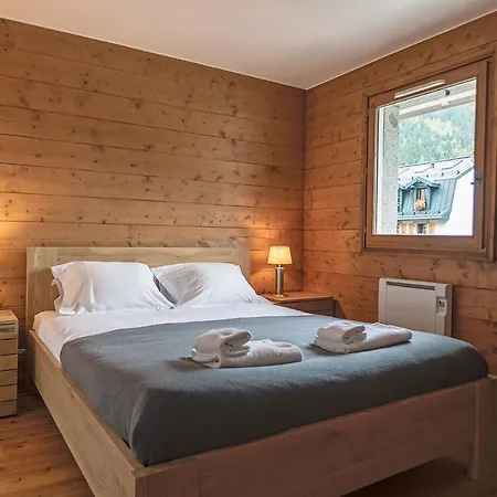 Vallet 12 - Alpes Travel - Central - Sleeps 8 Appartamento