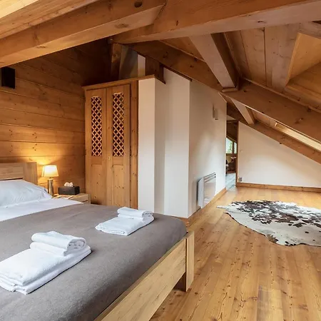 Vallet 12 - Alpes Travel - Central - Sleeps 8