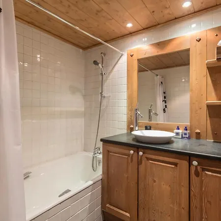 Appartamento Vallet 12 - Alpes Travel - Central - Sleeps 8 *